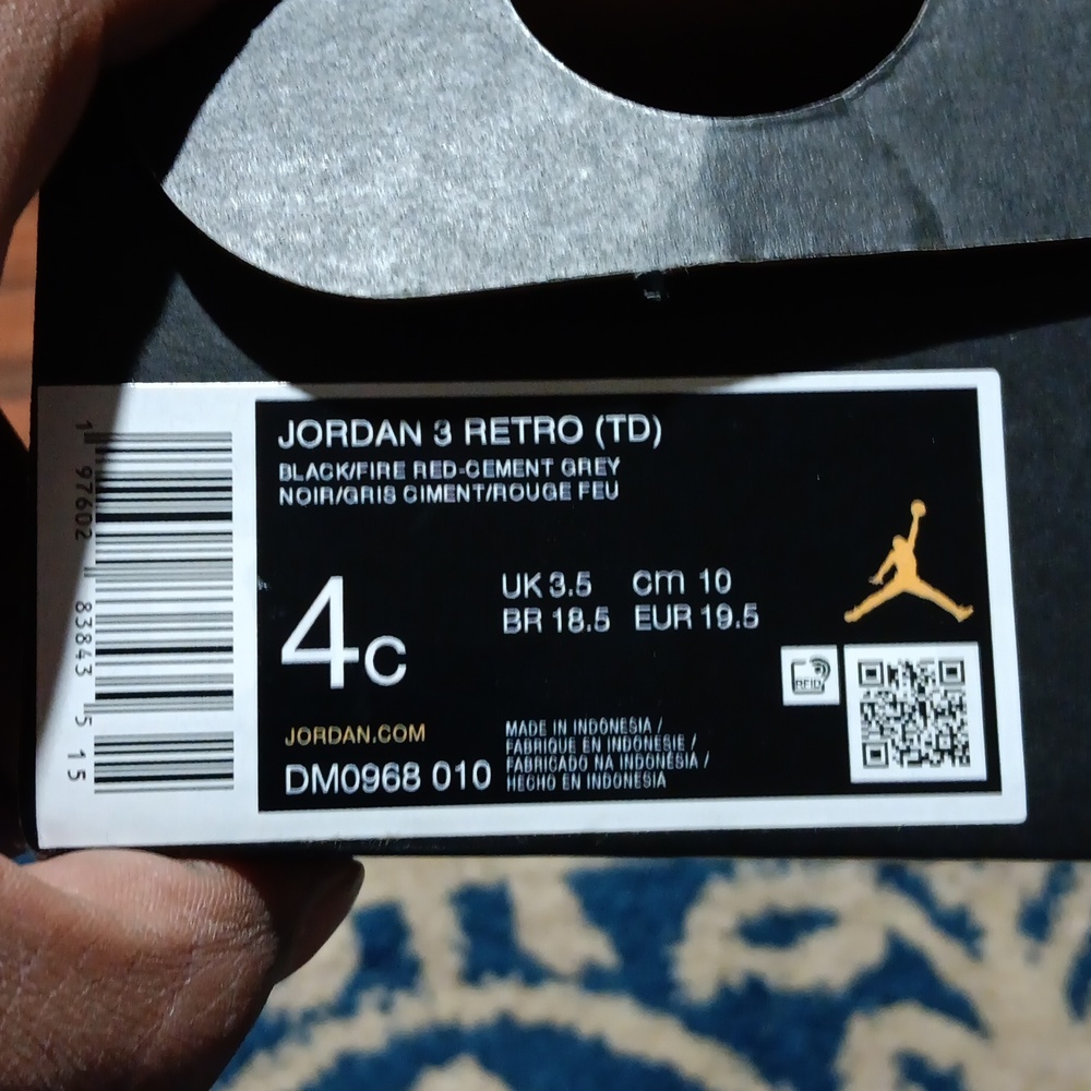 Jordan 3 Retro Kids Sneakers - Black and Fire Red